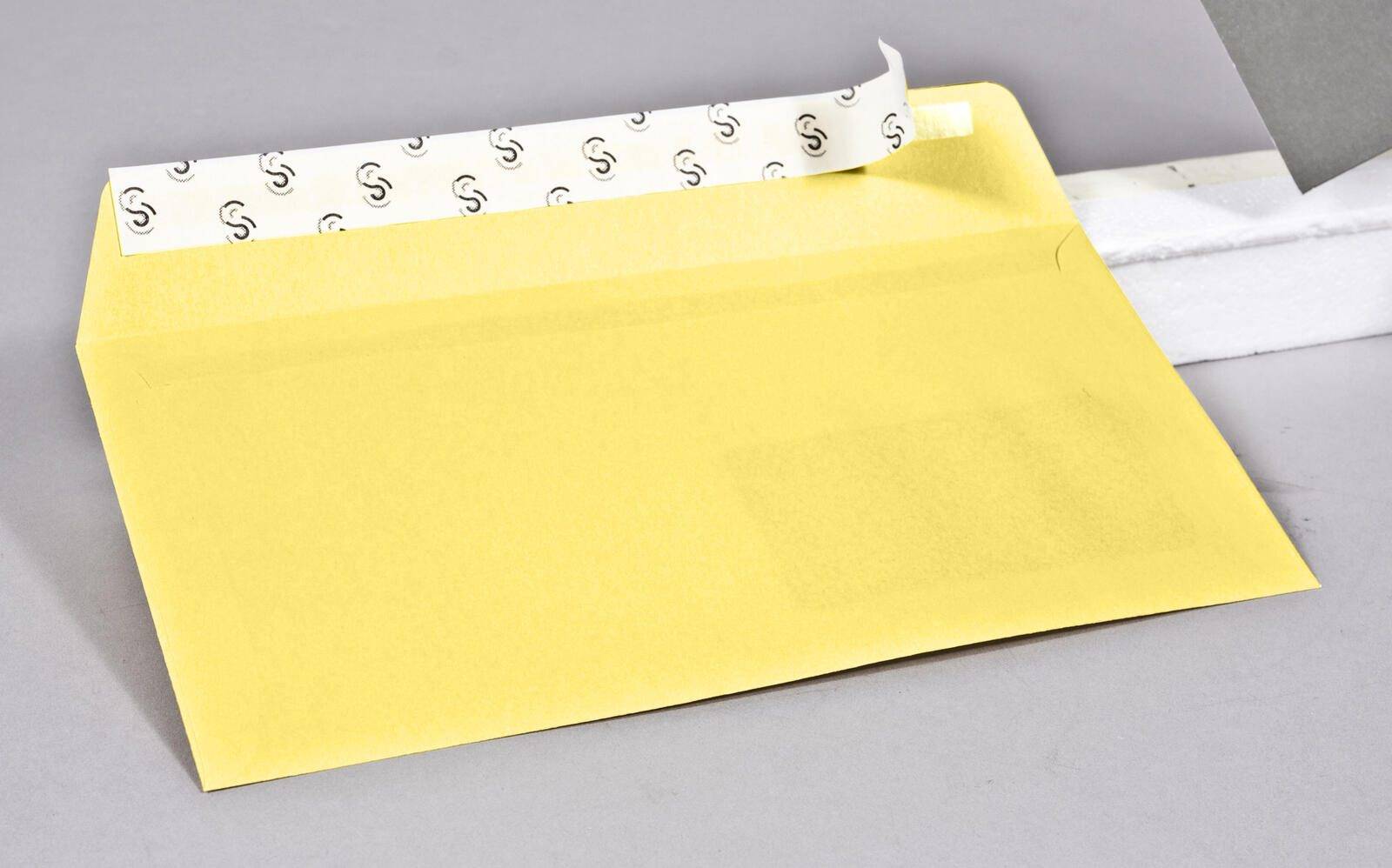 Papyrus Briefumschläge colors DIN lang+ mit Fenster gelb 25 St.