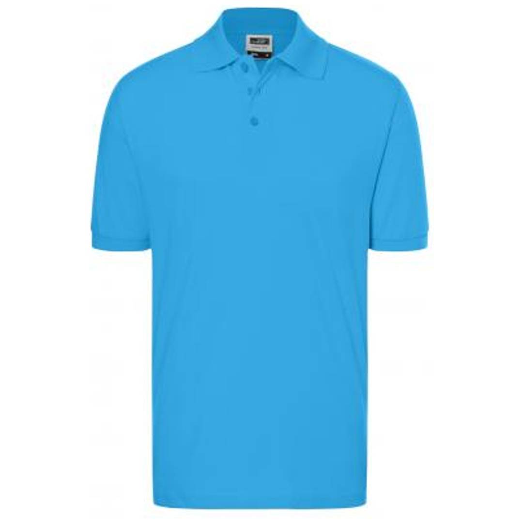 Hellblaues Poloshirt mit kurzen Ärmeln, Kragen und dreiknöpfiger Knopfleiste auf weißem Hintergrund.