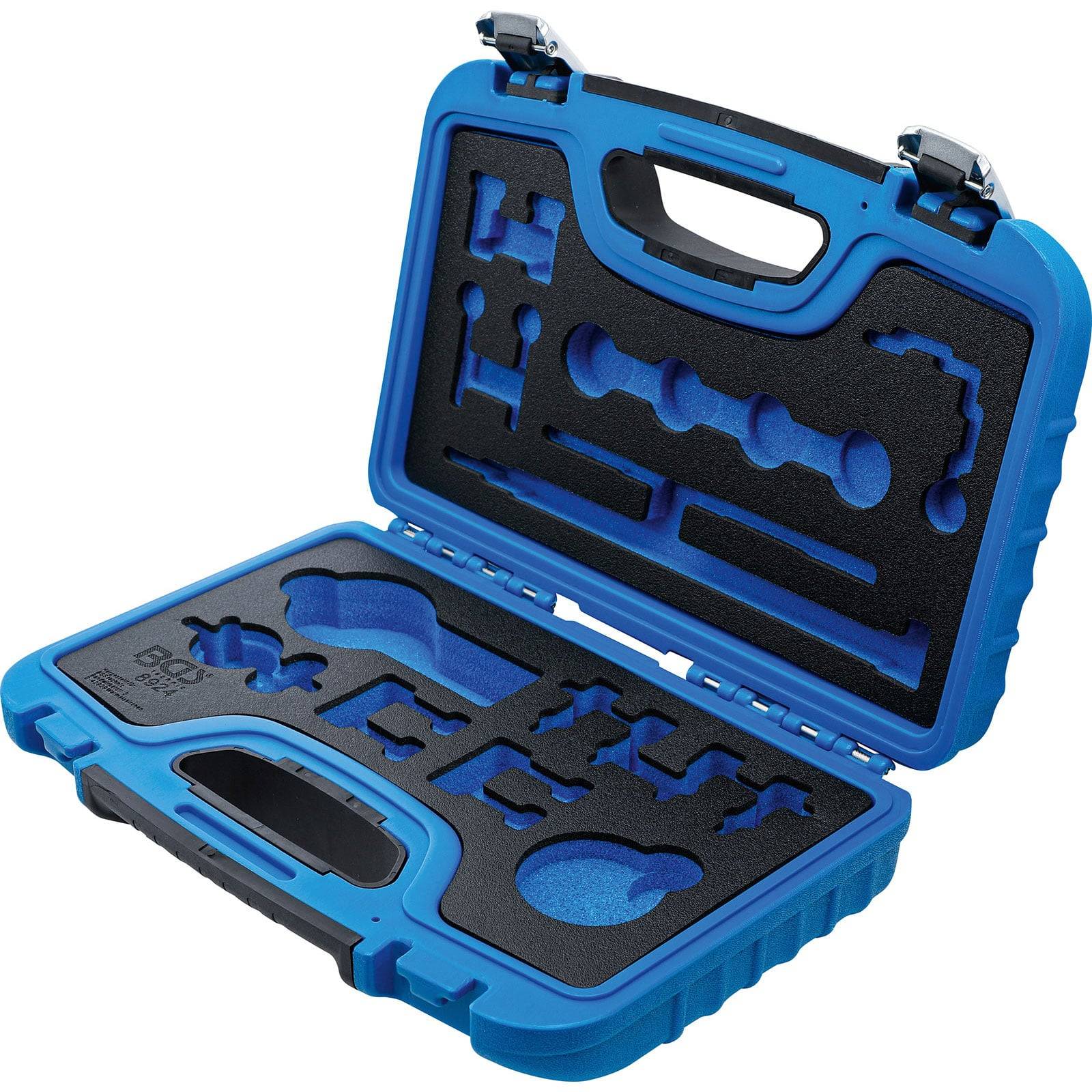 Ein blauer Kunststoffkoffer mit maßgefertigter Schaumstoffeinlage, der entwickelt wurde, um verschiedene Werkzeuge oder Instrumente sicher zu halten, geöffnet mit sichtbaren Fächern.