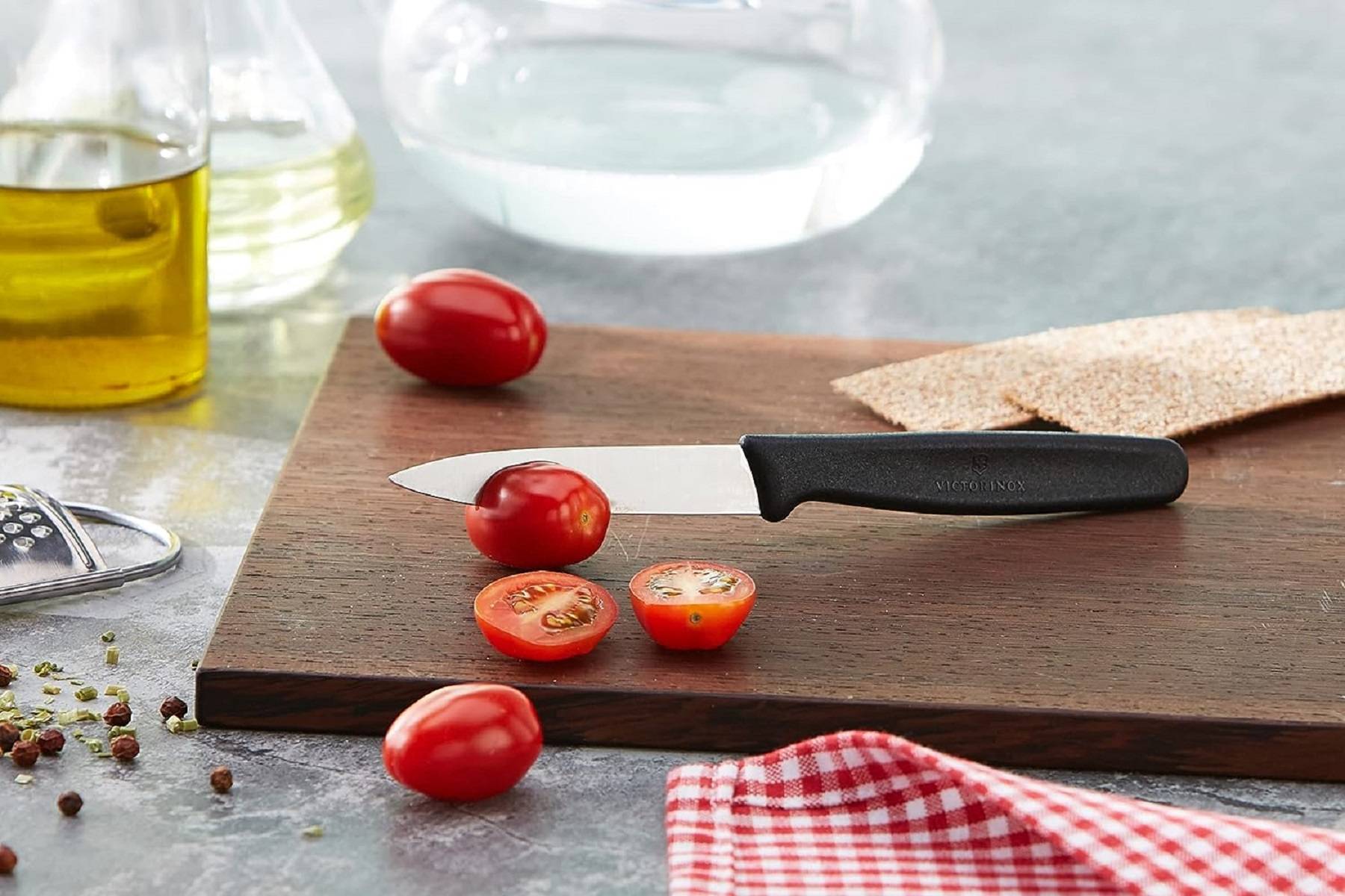 Victorinox, 5.0603, Standard, Gemüsemesser, Extra scharfe Klinge, mit geradem Schliff, robuster Kunststoff-Griff, Schwarz, Made in Switzerland, Spül