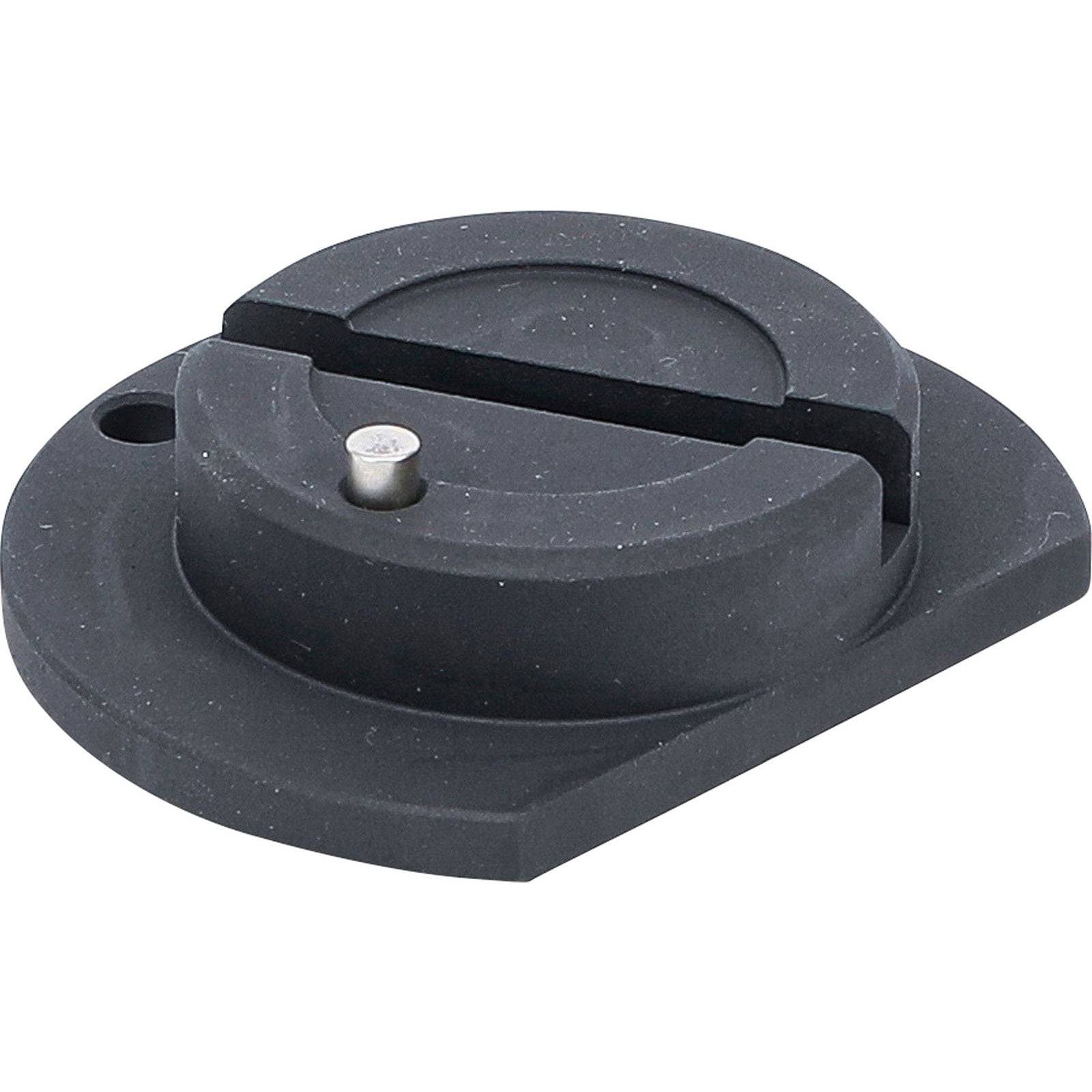 Eine schwarze, kreisförmige Kunststoffhalterung mit einer zentralen Schraube und Rillen, die entwickelt wurde, um Ausrüstung sicher zu befestigen, wahrscheinlich für Fotografie oder Videoaufnahmen verwendet.