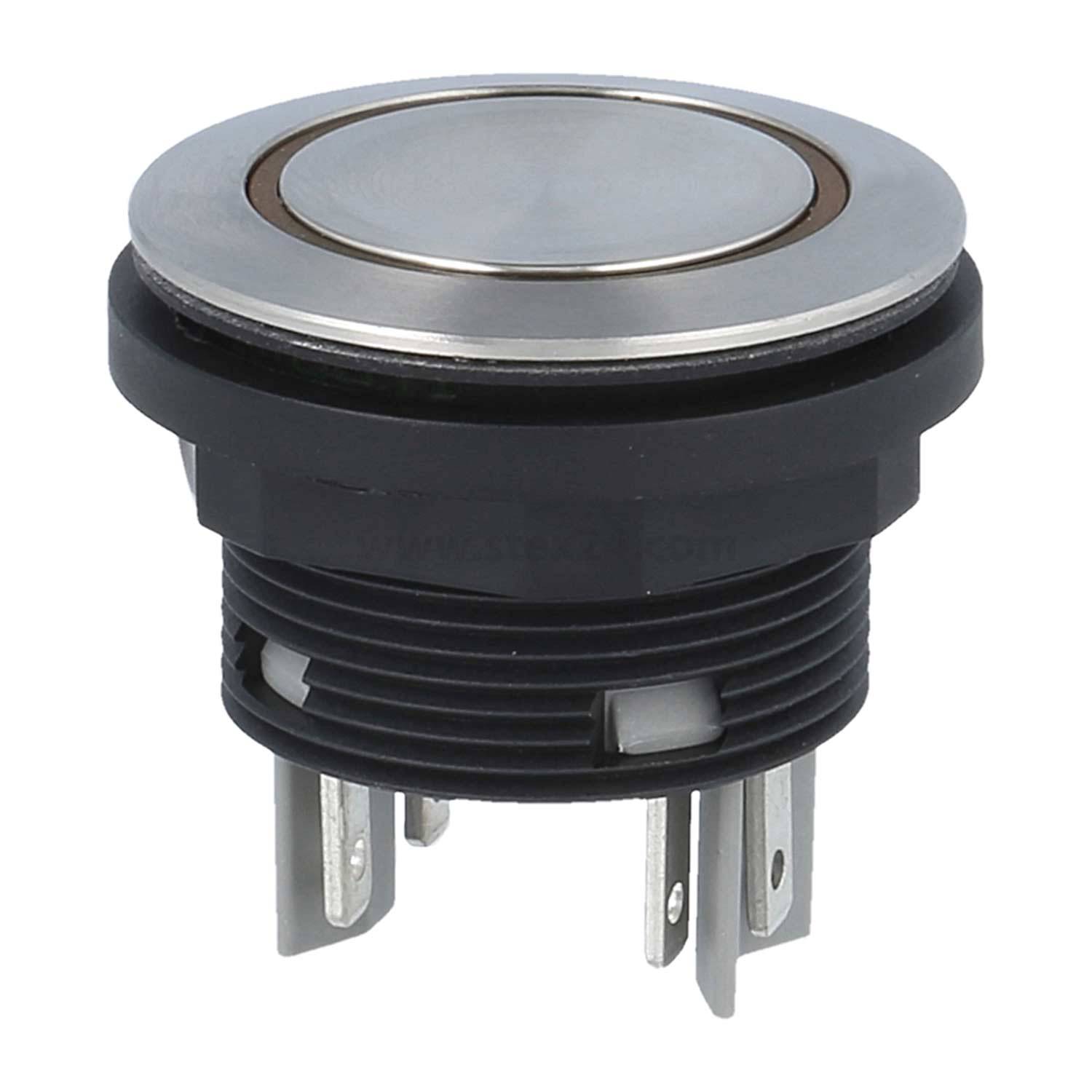 Ein runder, metallischer Drucktaster mit silberfarbener Basis und schwarzem Rand, versehen mit vier Metallstiften an der Unterseite für elektrische Verbindungen.