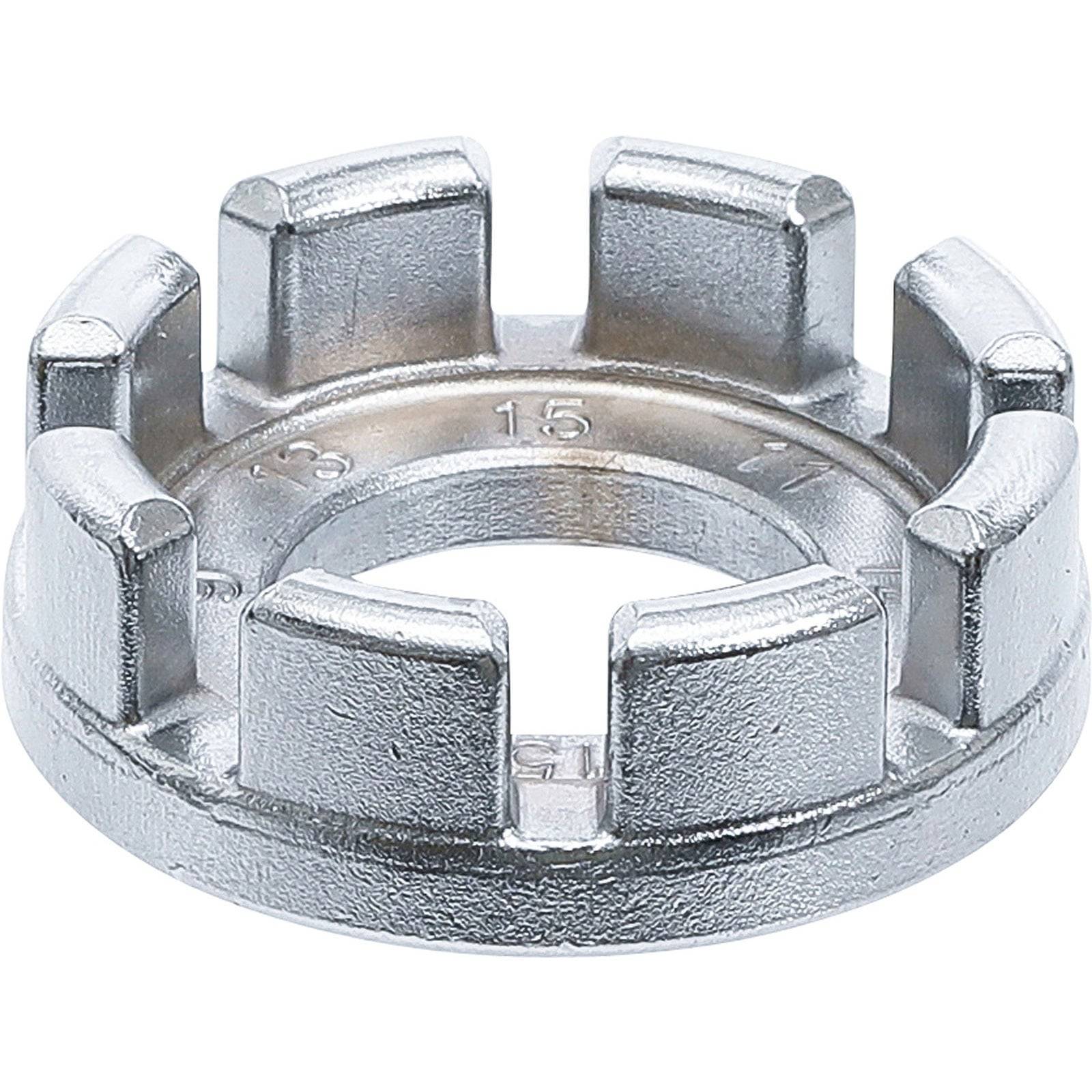 Ein Speichenschlüssel aus Metall mit Größenangaben, der zum Einstellen der Spannung von Fahrradpeichen entwickelt wurde.