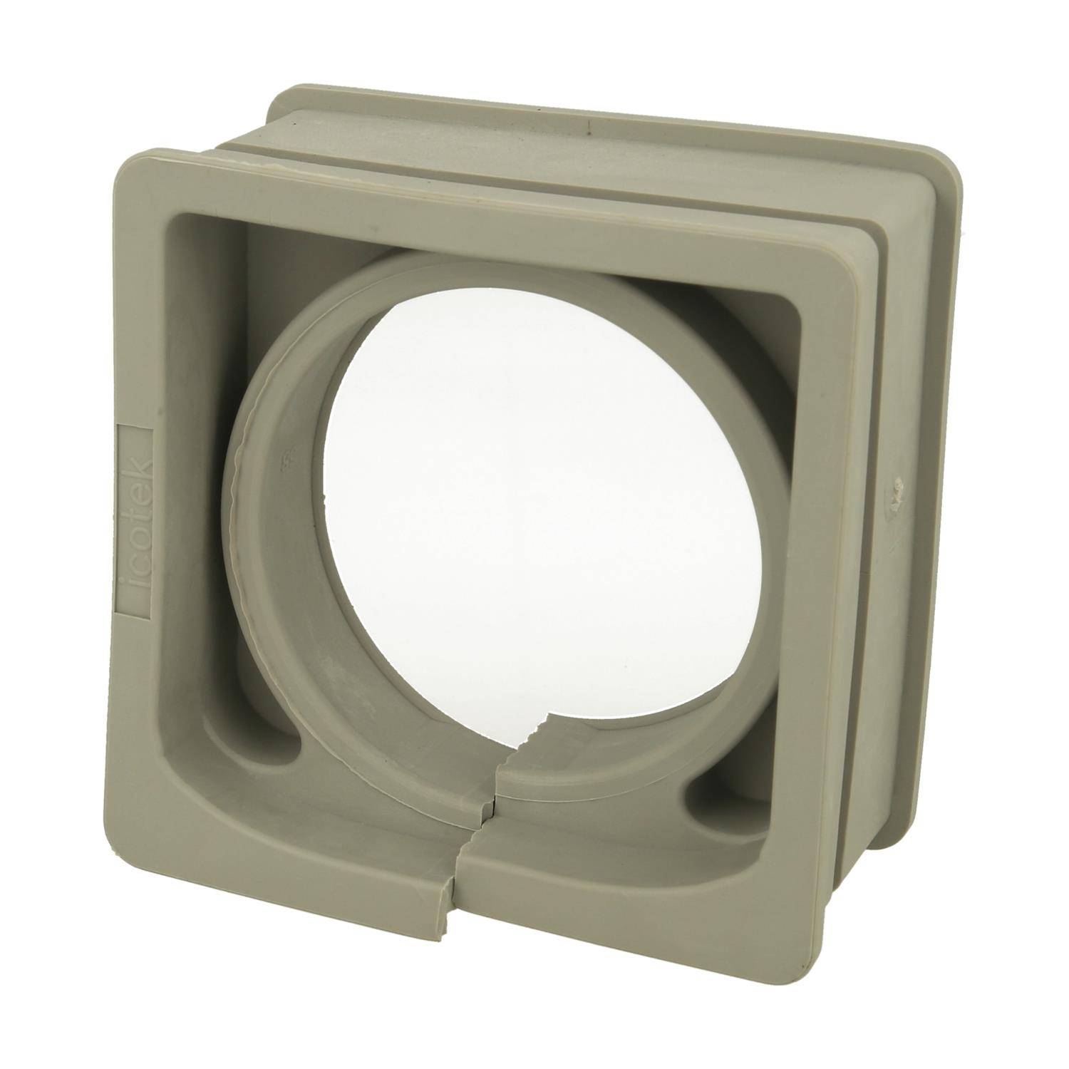 Ein rissiger quadratischer Kunststoffrahmen mit einer kreisförmigen Öffnung wird gezeigt, wobei der gebrochene Bereich am unteren Ende des Rahmens hervorgehoben ist.