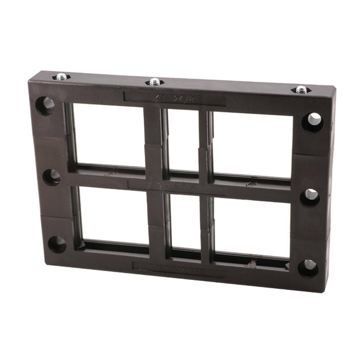 Ein schwarzer Kunststoffrahmen mit vier rechteckigen Öffnungen und acht Schraubenlöchern, der zum Organisieren oder Befestigen von kleinen Komponenten oder Kabeln verwendet wird.