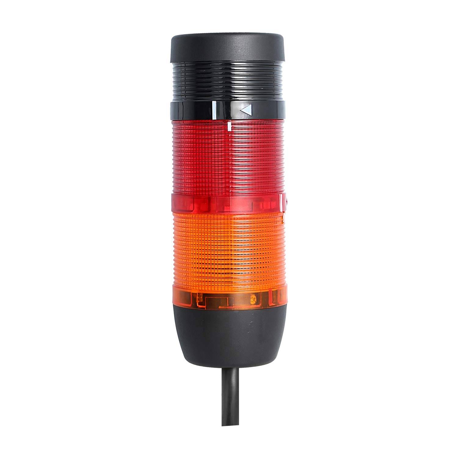 Eine Signalleuchte mit rot und orange beleuchteten Segmenten, die einen Warn- oder Alarmstatus anzeigen, montiert auf einer Metallbasis mit einem schwarzen Kabel.