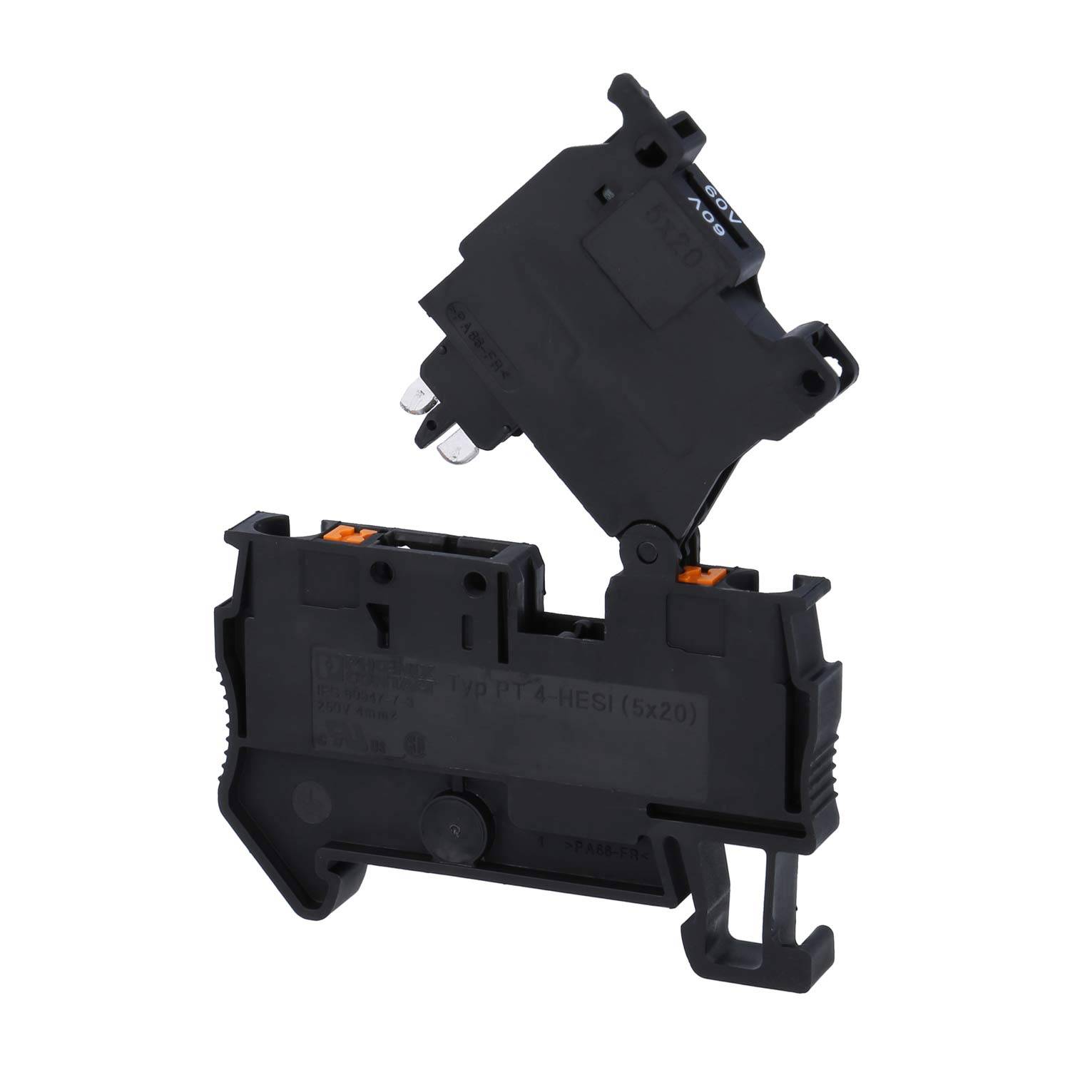 Eine Nahaufnahme eines schwarzen, modularen Industrieschutschalters mit orangefarbenen Anschlüssen und der Beschriftung 