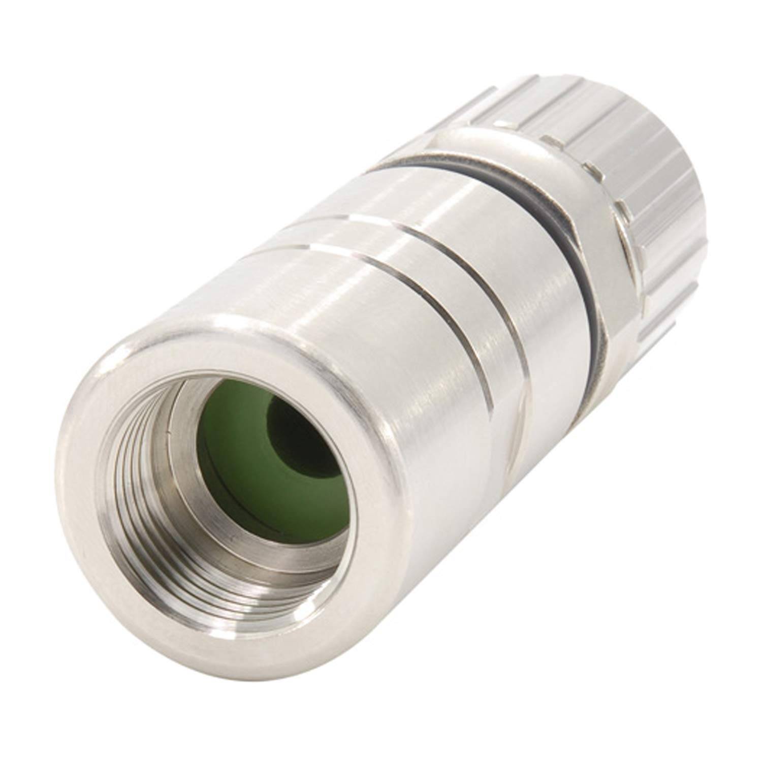 Silberner metallischer zylindrischer Stecker oder Verbindungsstück mit gewindeförmiger Öffnung und grüner innerer Dichtung, gezeigt auf weißem Hintergrund.