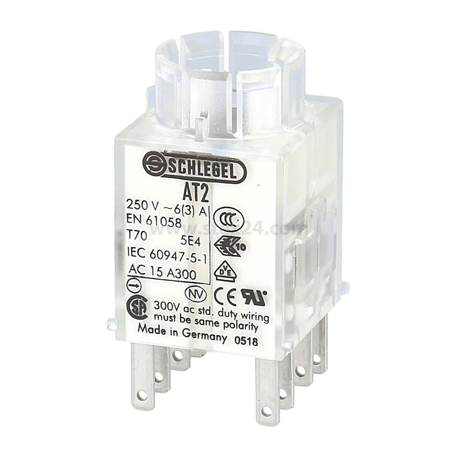 Ein transparenter elektrischer Relais von Schlegel AT2, der Spannungs- und Stromspezifikationen zeigt: 250V, 6A, mit mehreren Metallstiften.
