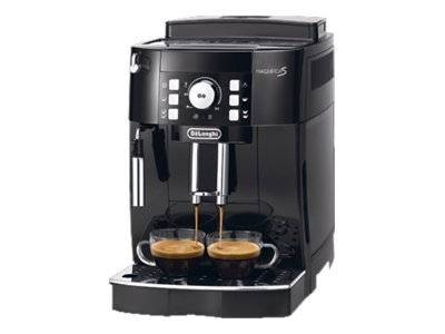 Schwarze De'Longhi Magnifica S Espressmaschine, die zwei Tassen Kaffee auf dem Tropfblech braut.