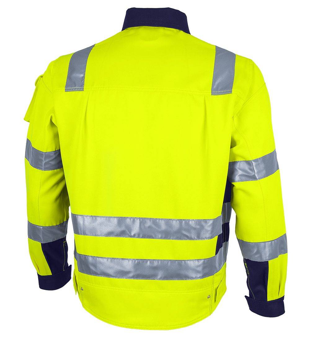 Eine Warnschutzjacke in signalgelb mit reflektierenden silbernen Streifen auf dem Rücken und den Ärmeln, die für die Sicherheit bei schlechten Lichtverhältnissen entwickelt wurde.