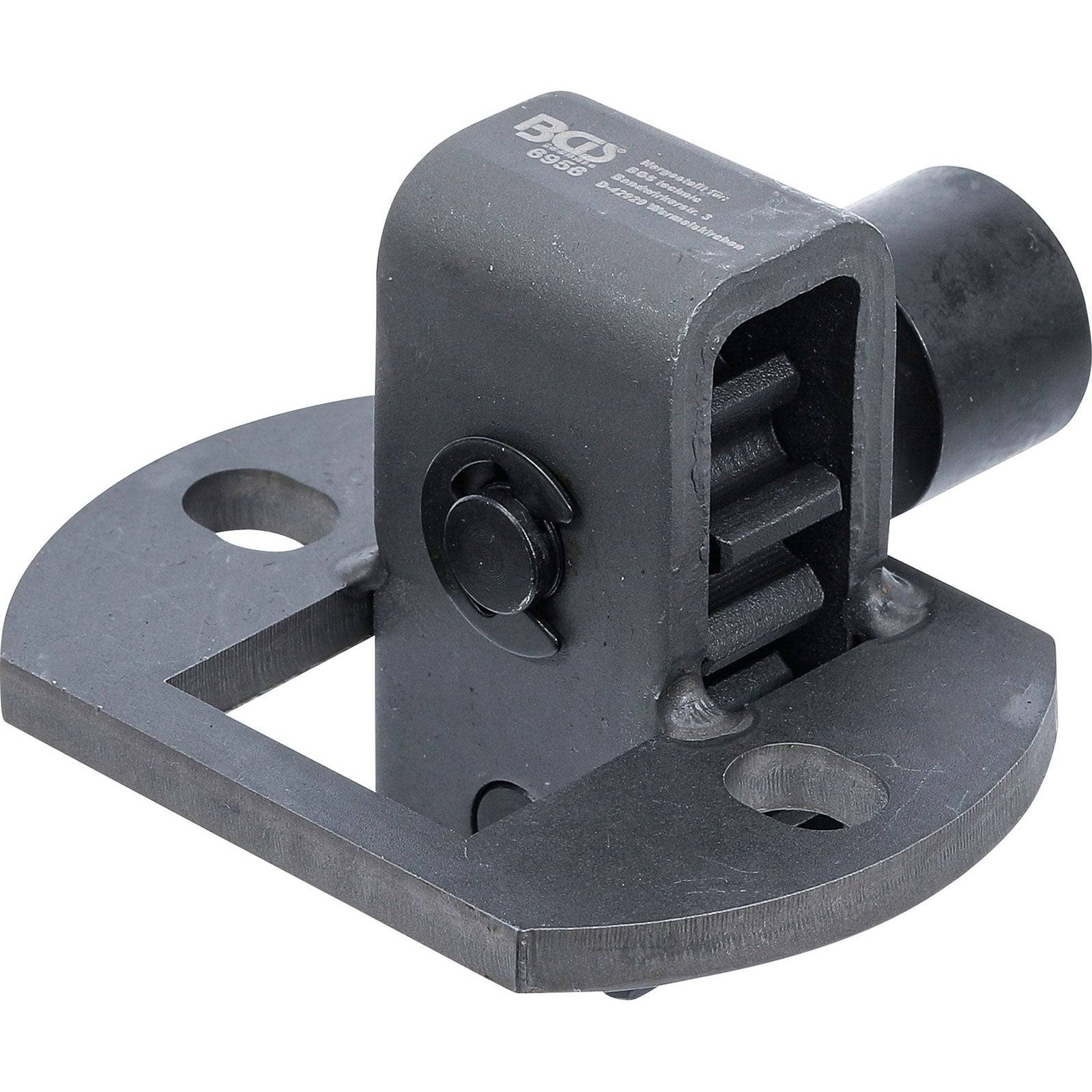 Ein Metalltool-Bauteil mit einer kreisförmigen Basis, drei verstellbaren Zinken und einem zylindrischen Gelenk, das zum Sichern oder Ausrichten von Maschinenteilen verwendet wird.