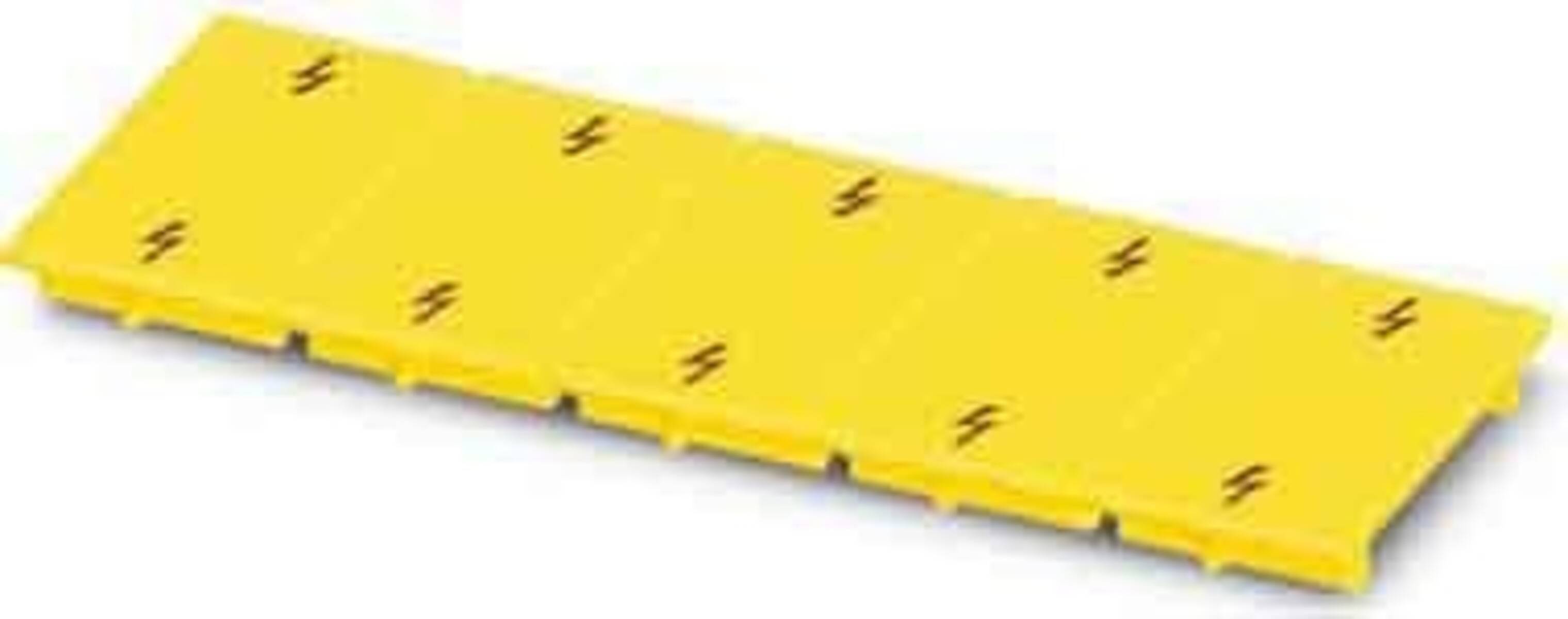 Ein gelber, rechteckiger Buckel mit kleinen Rillen und schwarzen elektrischen Gefahrensymbolen, wahrscheinlich verwendet, um Kabel oder Drähte auf dem Boden abzudecken.