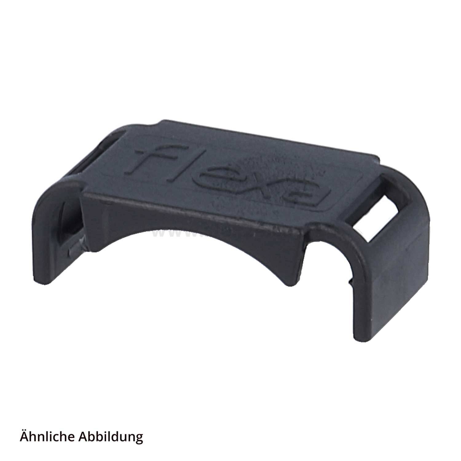 Ein kleiner, schwarzer Kabelclip mit der Aufschrift 'flexa', entwickelt zur Kabelorganisation, mit zwei seitlichen Öffnungen zum Befestigen mehrerer Kabel.
