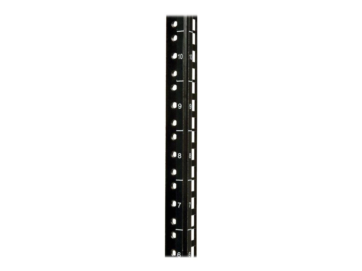 Schwarzer Metall-Montageschiene mit Perforationen und nummerierten Höhenmarkierungen von 6 bis 10 auf weißem Hintergrund.