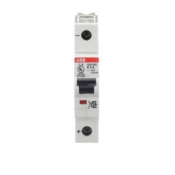 Ein Leistungsschalter mit der Markierung 'ABB' und einer Nennspannung von 1000V DC, 10A, der seine Verwendung in elektrischen Schaltkreisen zum Schutz vor Überlastungen anzeigt.