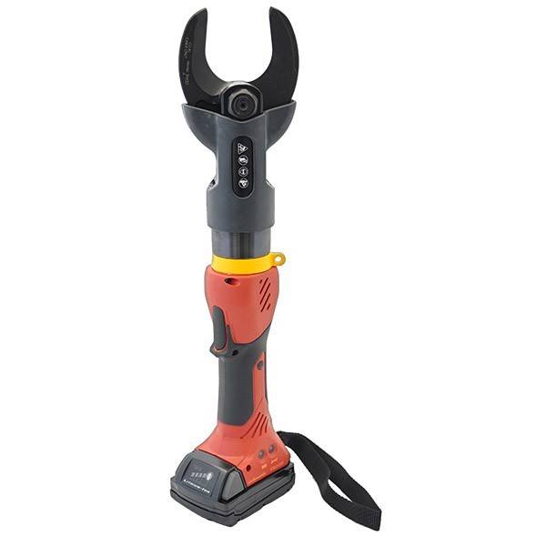 Rote und schwarze elektrische Gartenschere mit Handgriff, gebogener Klinge, ergonomischem Griff und Akkupack. Entwickelt zum Schneiden von Ästen.