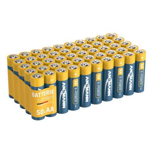 Batterie X-Power 50x AA': Ein rechteckiger Block aus 50 AA-Batterien mit gelben Deckeln, angeordnet in Reihen, mit Markenname.