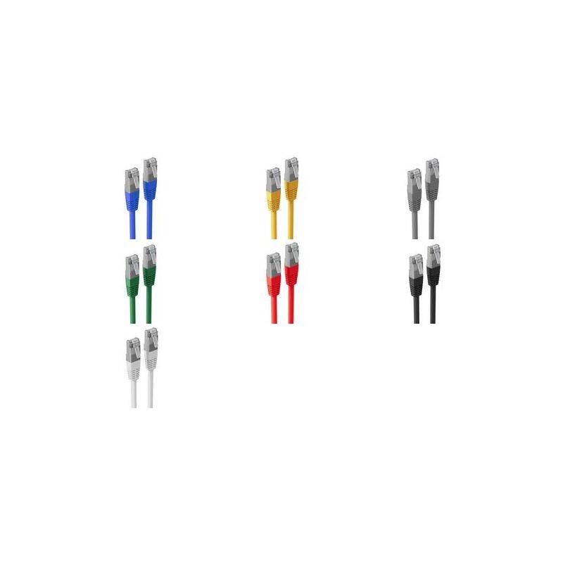 Acht Ethernet-Kabel in verschiedenen Farben (Blau, Grün, Weiß, Gelb, Rot, Schwarz) vertikal angeordnet, mit Steckern auf weißem Hintergrund.