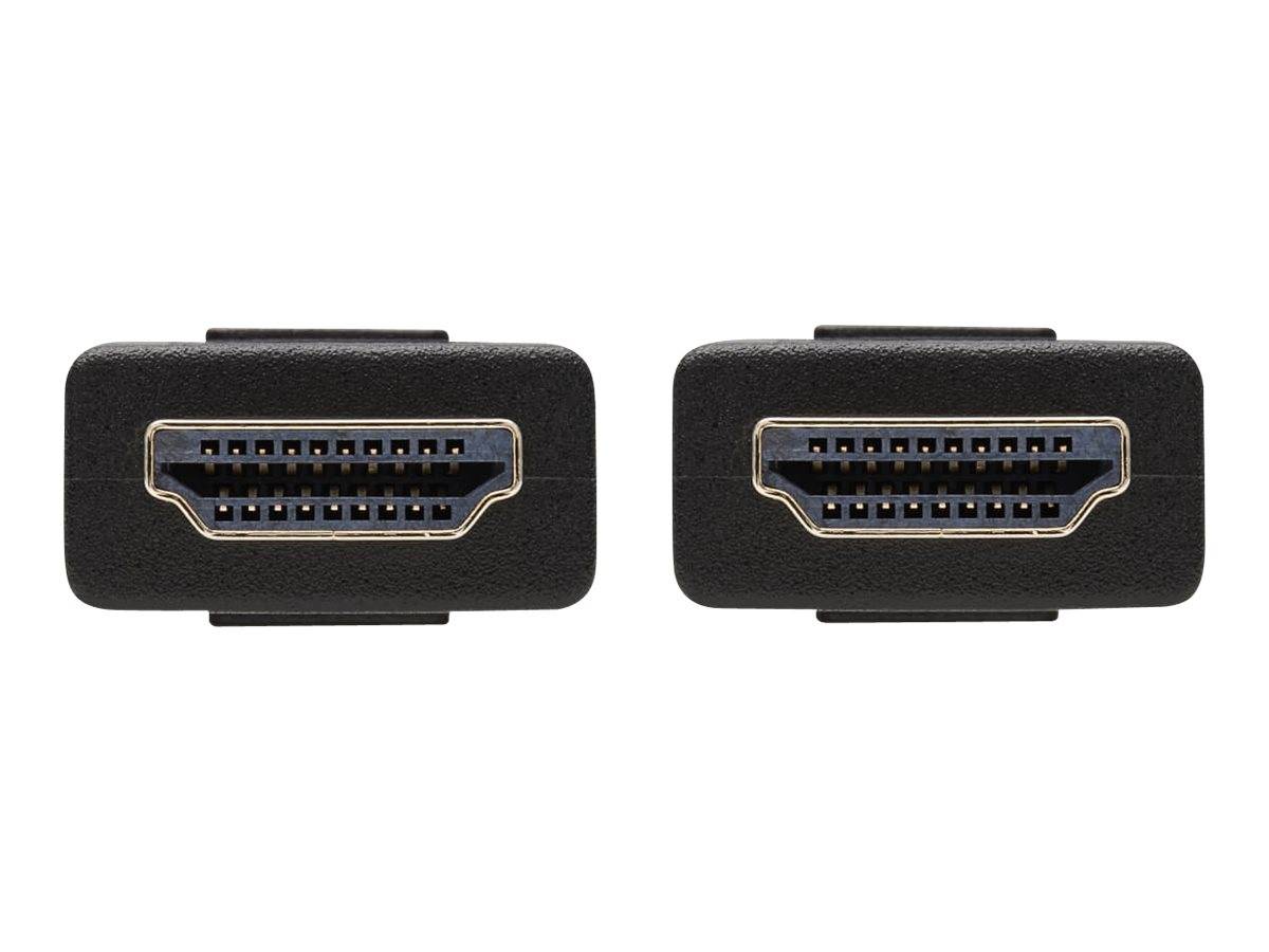 Zwei HDMI-Buchsen nebeneinander auf weißem Hintergrund.