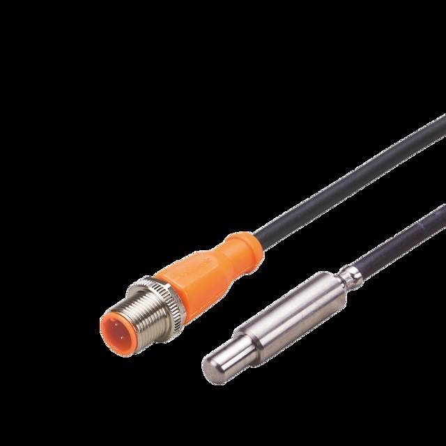 Kabel mit einem orangefarbenen Stecker, der an einen silbernen Zylindersensor an einem schwarzen Kabel angeschlossen ist, vor einem weißen Hintergrund.
