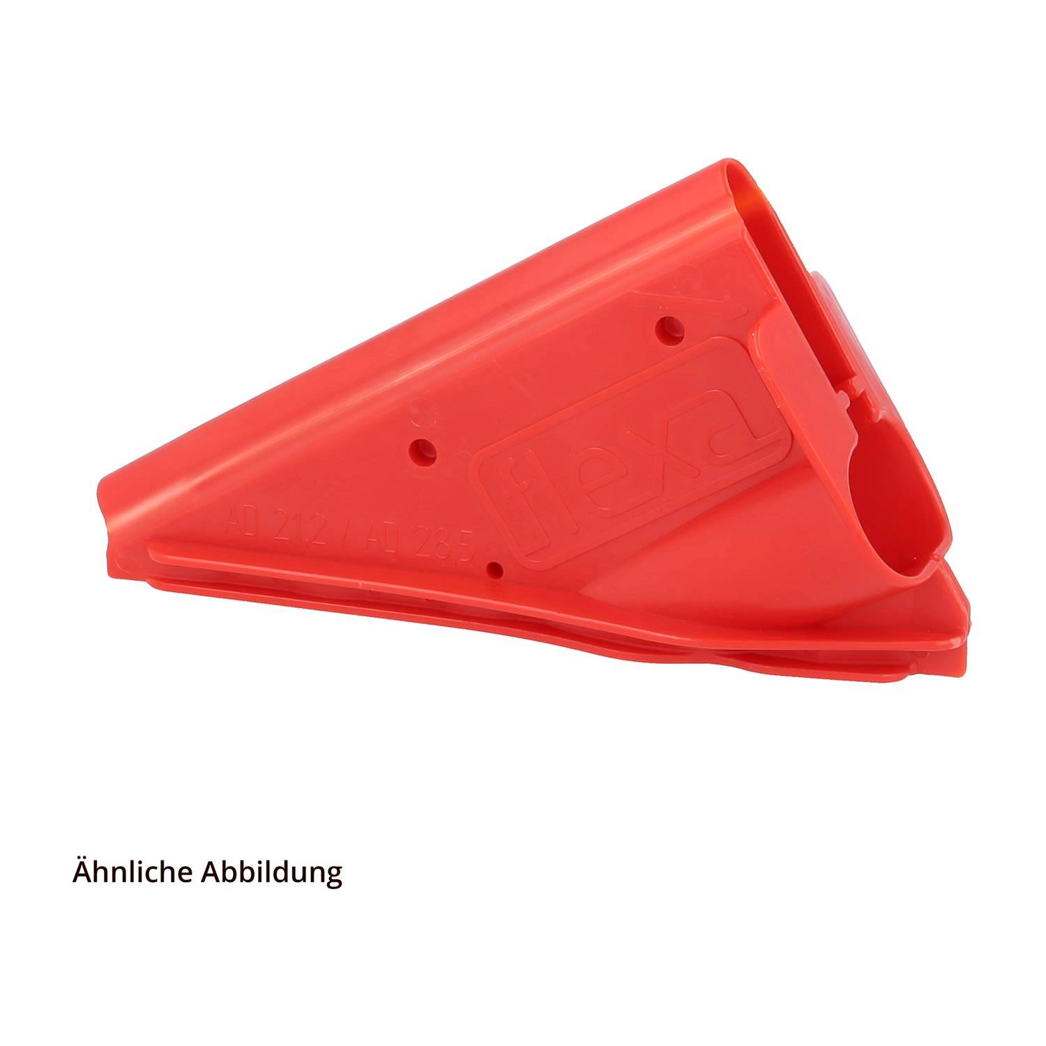Ein rotes Kunststoff-Trockenbau-Finish-Werkzeug mit dreieckiger Form, das für präzise Eckenarbeiten verwendet wird, vor einem weißen Hintergrund dargestellt.