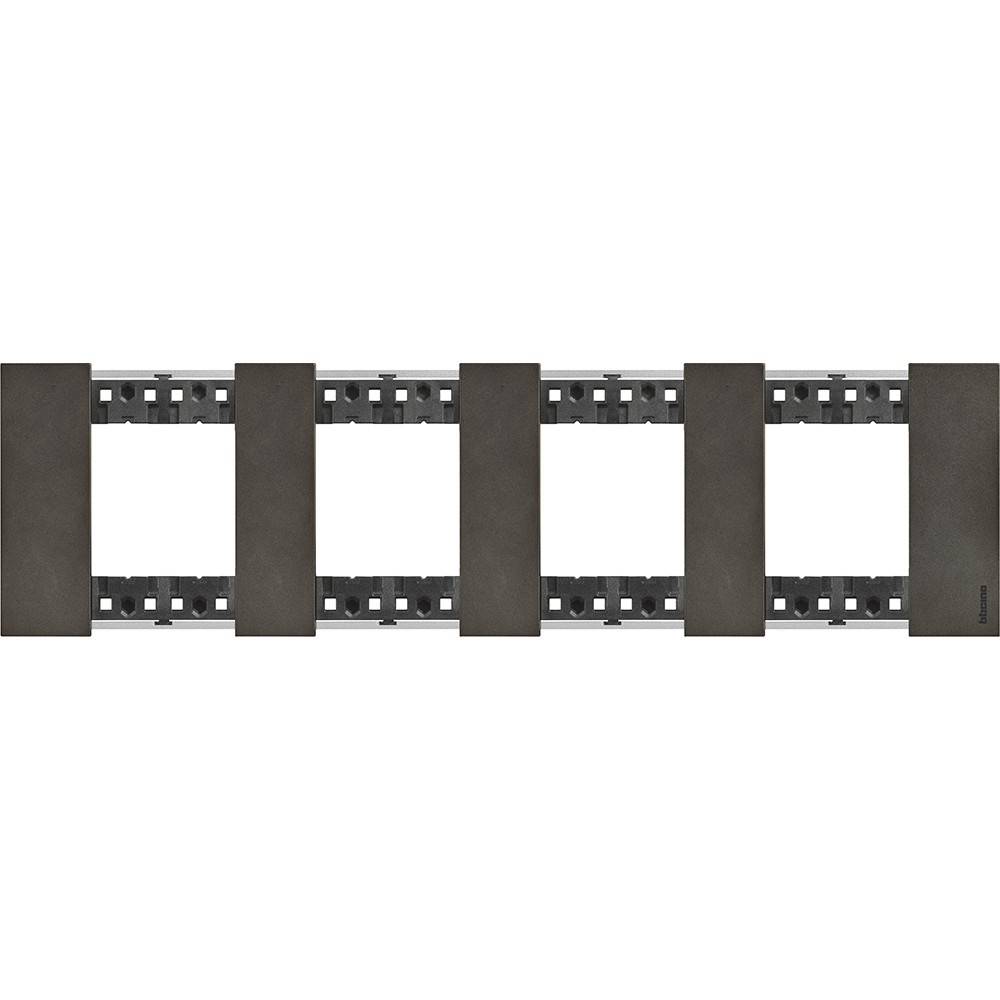 Ein graues architektonisches Paneldesign mit vertikalen Lamellen, gleichmäßig verteilt, verbunden durch einen Metallrahmen, ähnlich einer modernen Fassade.
