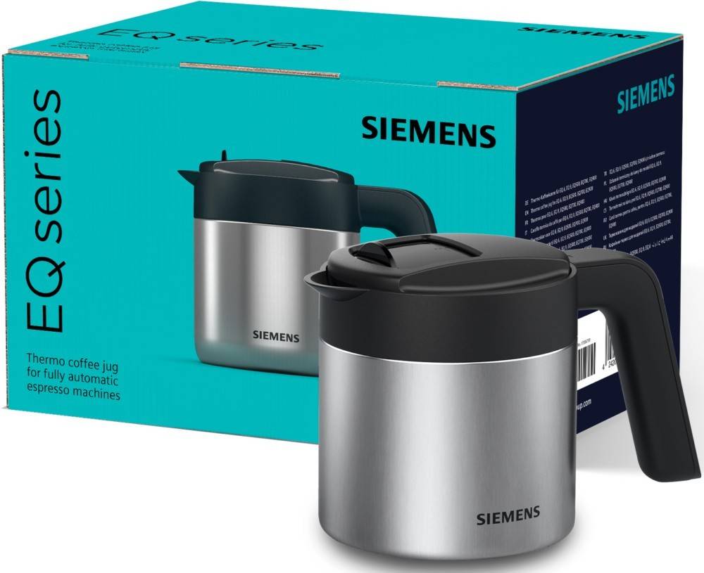 Ein Kaffeekrug aus Edelstahl von Siemens ist zu sehen, mit einem schwarzen Deckel und Griff, vor einer passenden Schachtel mit der Aufschrift „Siemens EQ-Serie