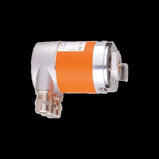 Ein kompakter, zylindrischer Sensor mit orangefarbenem Körper und silbernen Enden, der mehrere Anschlüsse aufweist, wird vor einem weißen Hintergrund präsentiert.