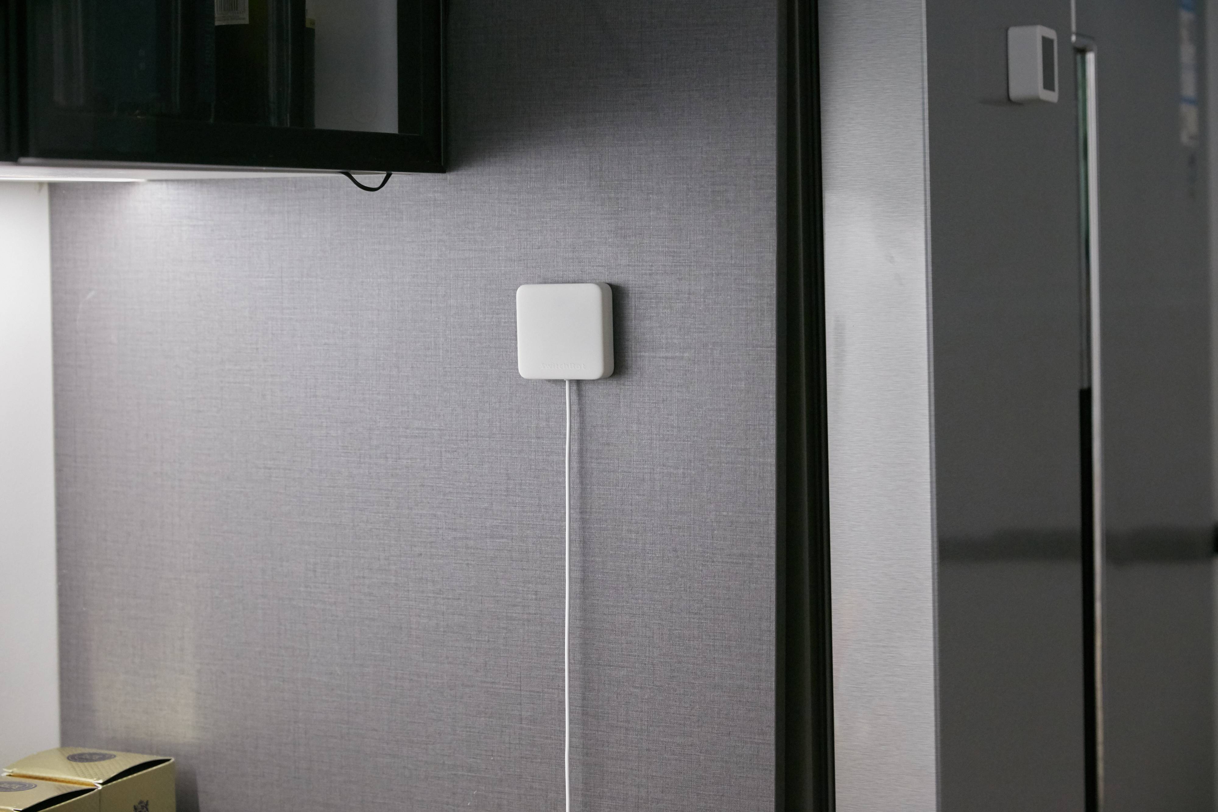 SWITCHBOT Smart Fernbedienung, mini Hub, weiß