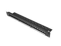 Schwarzes rack-montiertes Netzwerk-Patchpanel mit mehreren Ethernet-Anschlüssen