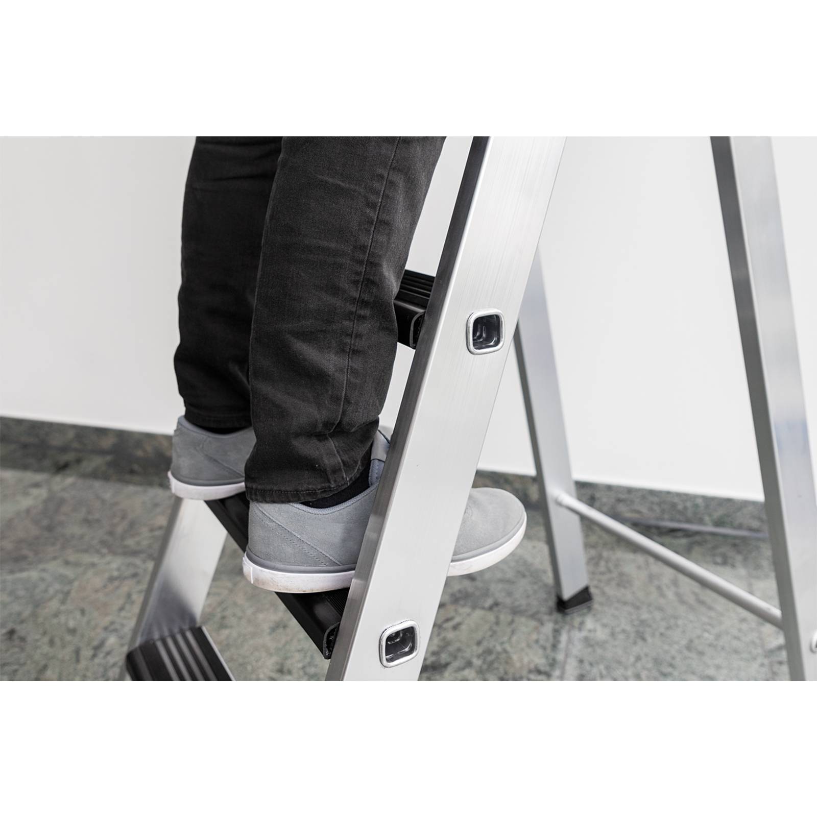 MUNK Nachrüstsatz clip-step relax Trittauflage für Stufen-Stehleiter GFK/Alu (Art.34120) beidseitig begehbar