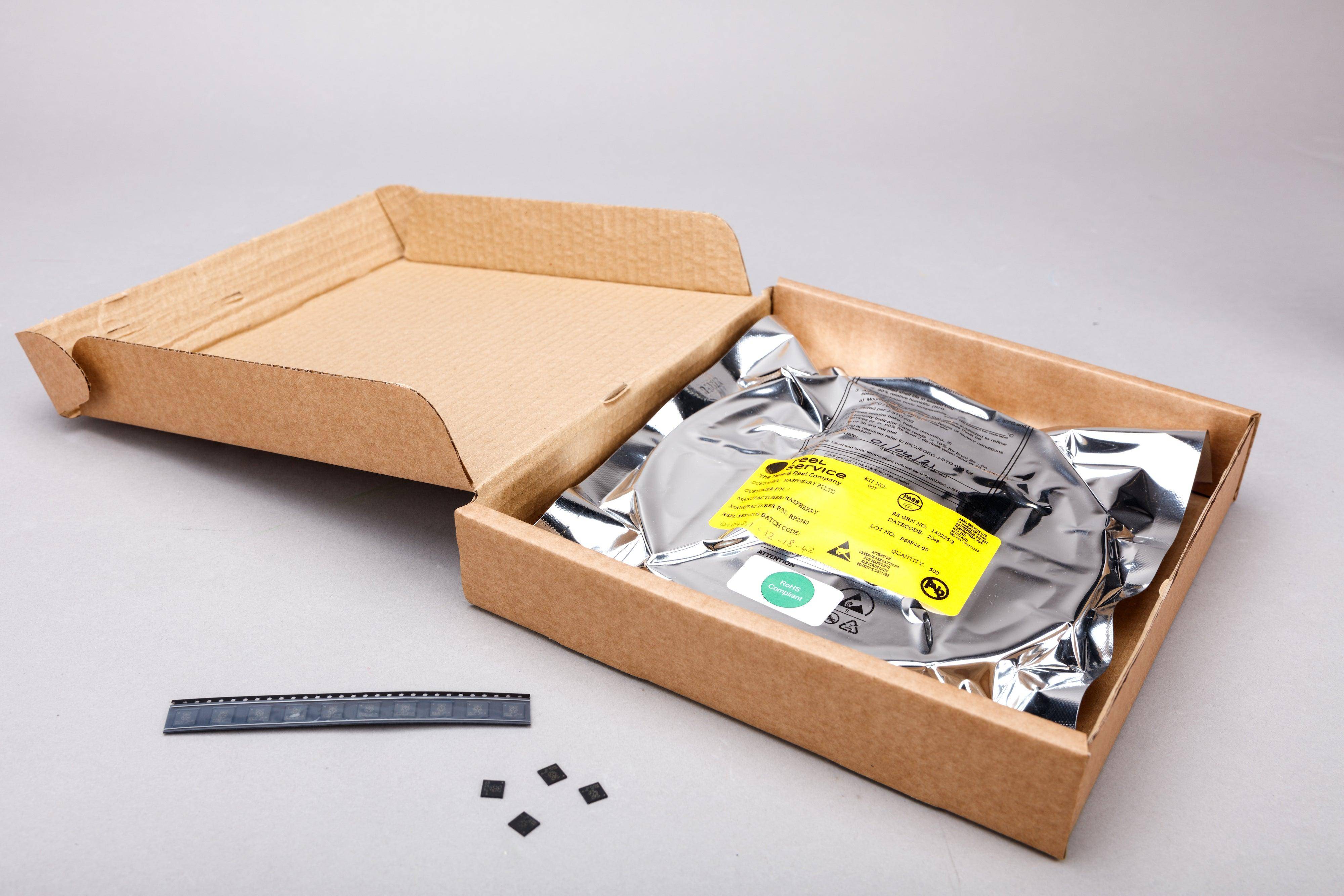 Raspberry Pi RP2040 Mikrocontroller, RP2-B2, Rolle mit 500 Stück