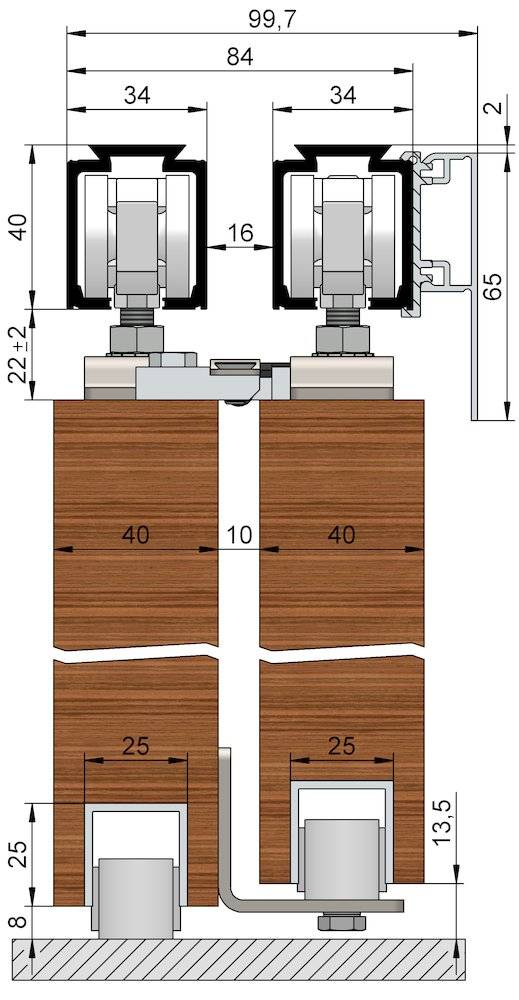 Diagramm von zwei Holzpaneelen mit Abmessungen gekennzeichnet: 40 mm, 10 mm Spalt, 25 mm. Metallbeschlag oben zeigt Abmessungen: 22+2 mm, 65 mm.