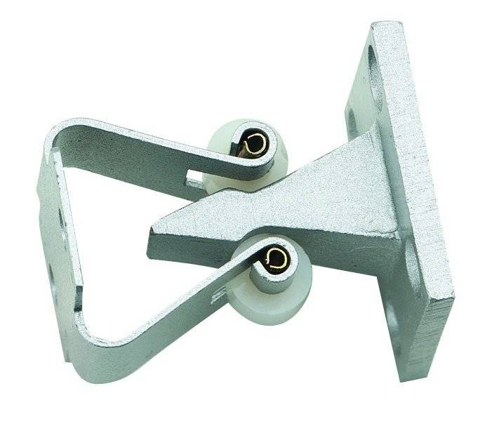 Ein Metallwandhalter mit dreieckigem Stützdesign und Rollen für Schiedemechanismen.