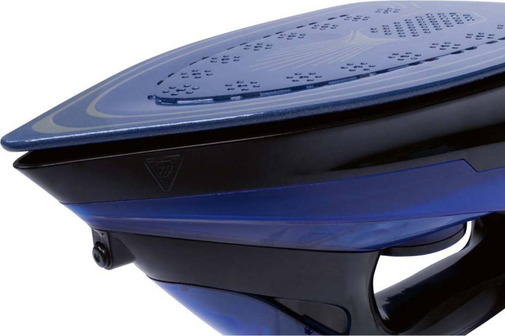 Bomann DA Dampfbügeleisen DB 6038 CB sw/bl