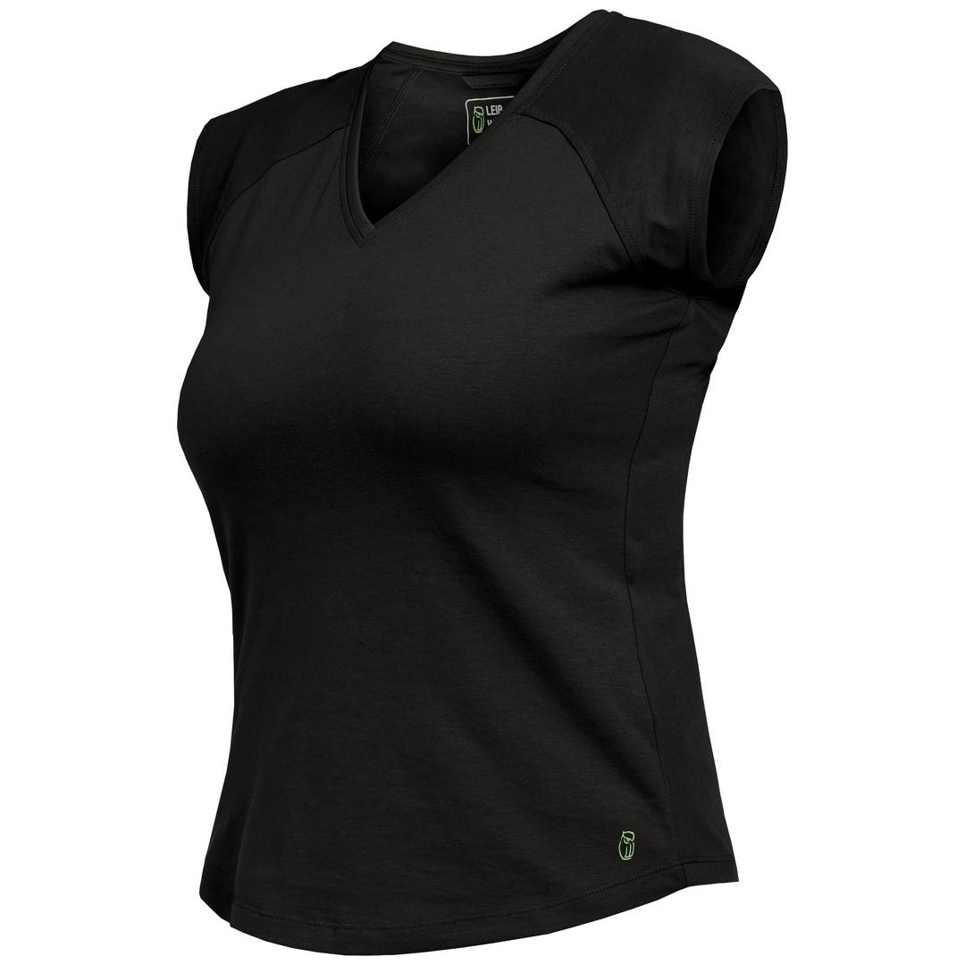 Schwarzes ärmelloses V-Ausschnitt-Slim-Fit-Shirt auf weißem Hintergrund.