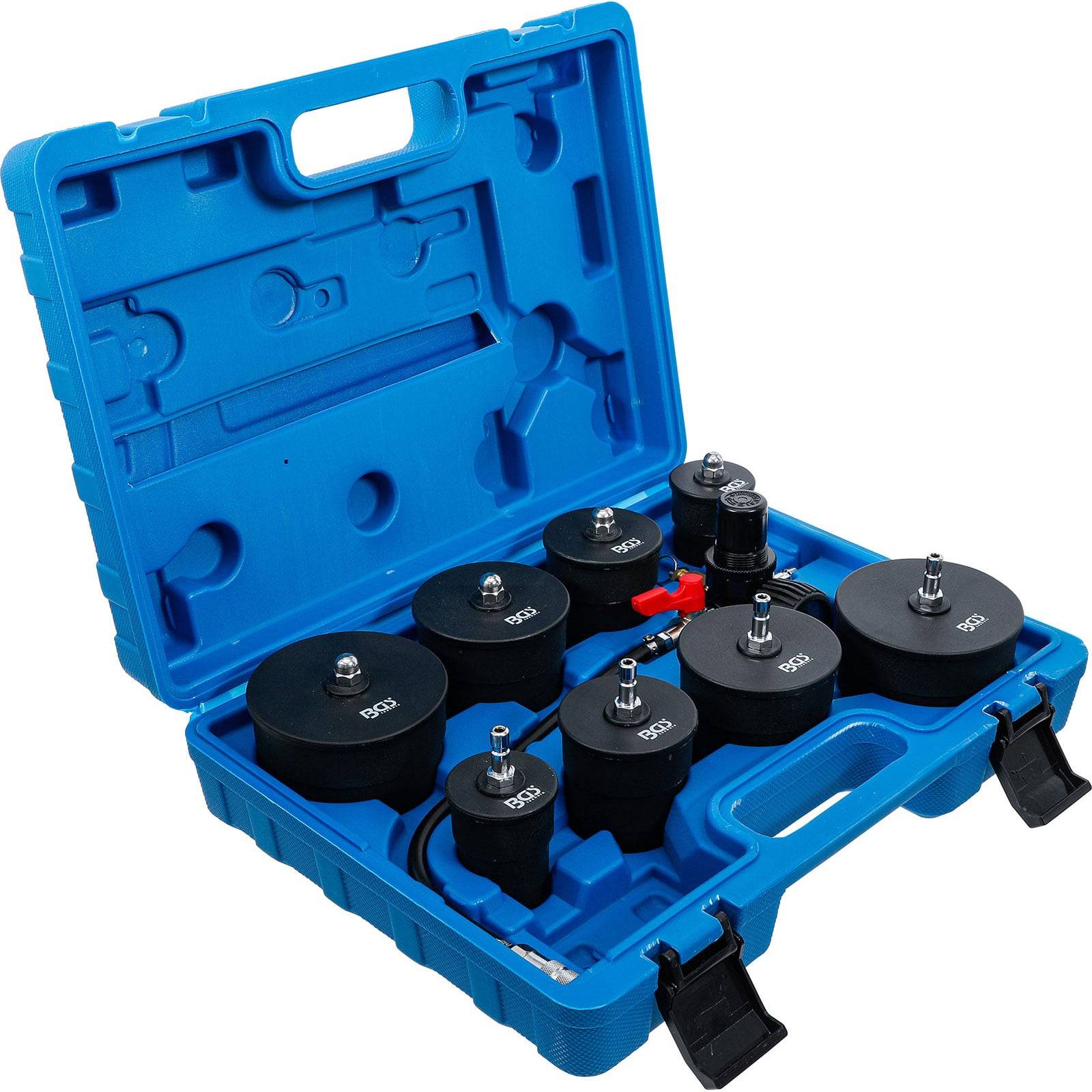 Eine blaue Plastikbox, die neun schwarze Adapter zur Druckprüfung von Kühlerventilen enthält, die jeweils mit einer unterschiedlichen Größe beschriftet sind und für Fahrzeugwartungsarbeiten verwendet werden.