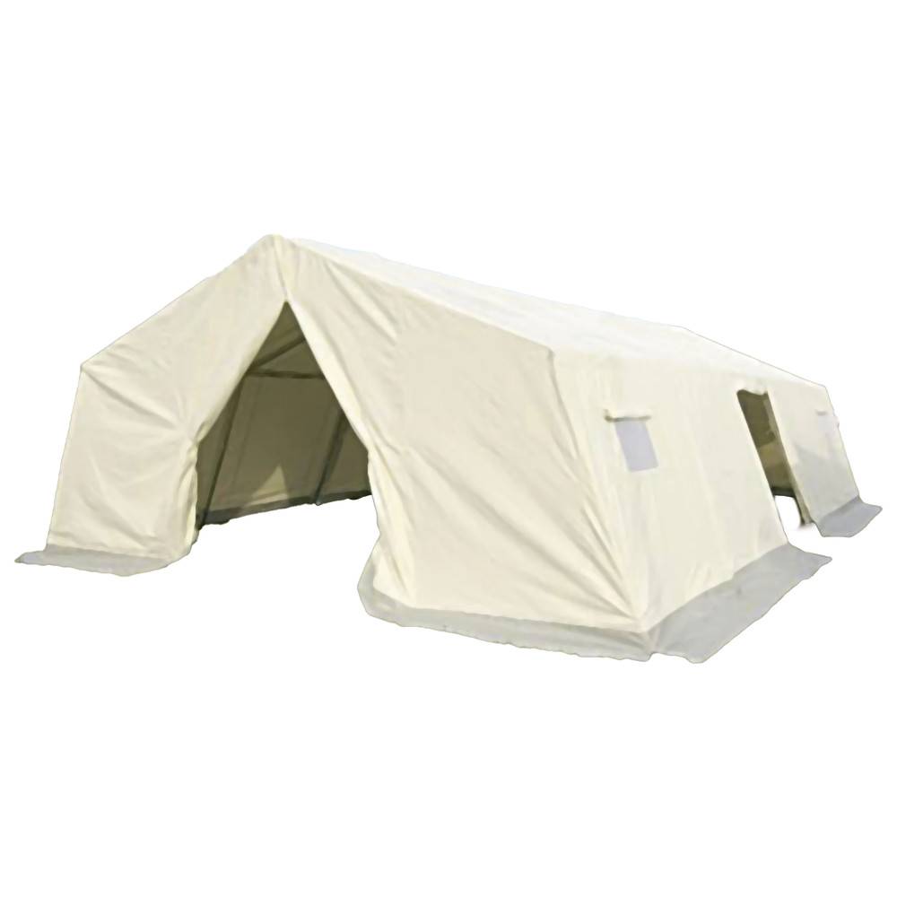 Ein großes, weißes, rechteckiges Zelt aus Segeltuch mit einem spitzen Dach und einem teilweise offenen Eingang. Es ist auf einer ebenen Fläche aufgestellt.