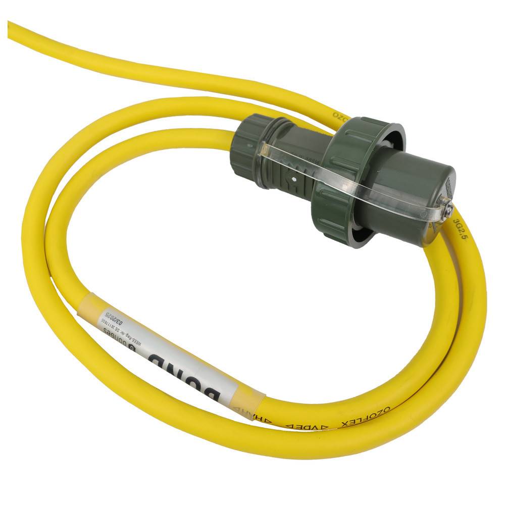 Ein gewickeltes gelbes elektrisches Kabel mit einem grauen wasserdichten Anschluss, mit der Beschriftung '8M', geeignet für den Einsatz im Freien.