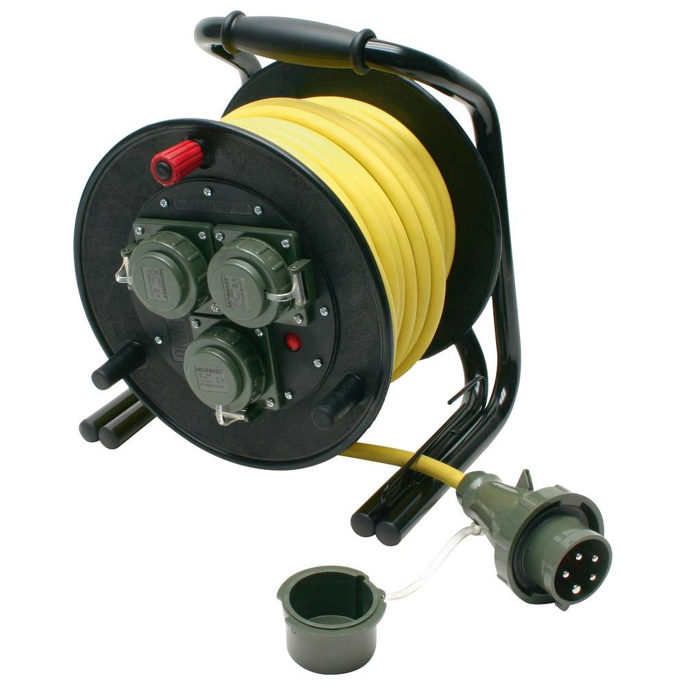 Eine schwarze Kabeltrommel mit einem gelben Verlängerungskabel, das darum gewickelt ist und drei grüne Steckdosen sowie einen grünen Steckverbinder aufweist.