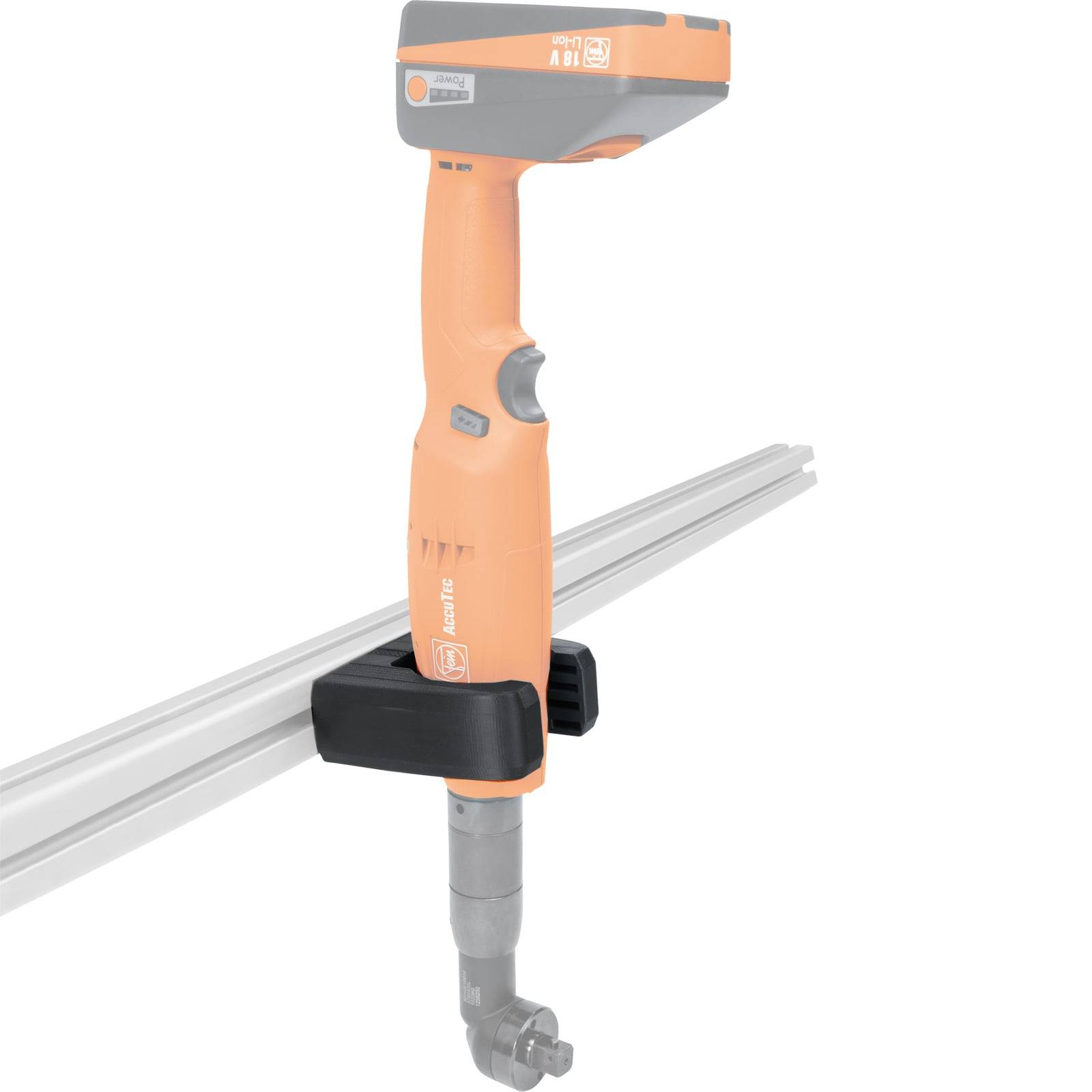 Ein orangefarbenes Elektrowerkzeug ist an einer Metallschiene befestigt und verfügt über ein digitales Display und einen Auslöser, was darauf hindeutet, dass es für Bauaufgaben eingesetzt wird.
