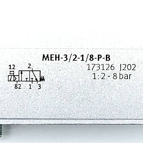 Nahaufnahme eines mechanischen Etiketts mit der Aufschrift 'MEH-3/2-1/8-P-B', Modellnummern und Spezifikationen mit einem schematischen Diagramm.