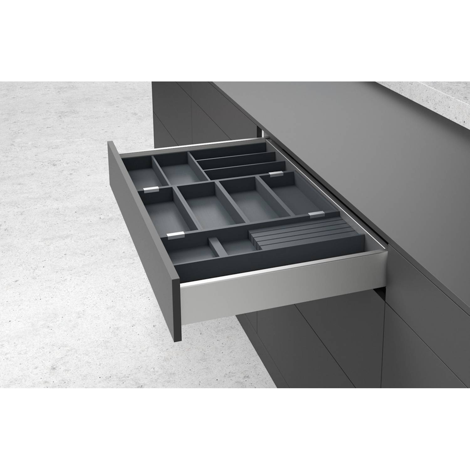 Eine Küchenlade ist offen und zeigt mehrere verstellbare Fächer zur Organisation von Besteck. Die Lade ist Teil einer modernen Kücheneinrichtung.