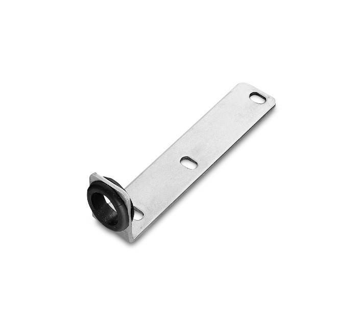 Eine Metallhalterung mit drei Löchern und einer Gummidurchführung an einem Ende, die typischerweise in mechanischen Baugruppen zur Befestigung verwendet wird.