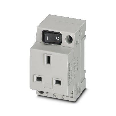 Grauer Stromstecker-Adapter mit ein/aus-Wippschalter und drei Steckplätzen, gekennzeichnet mit N, PE und L.