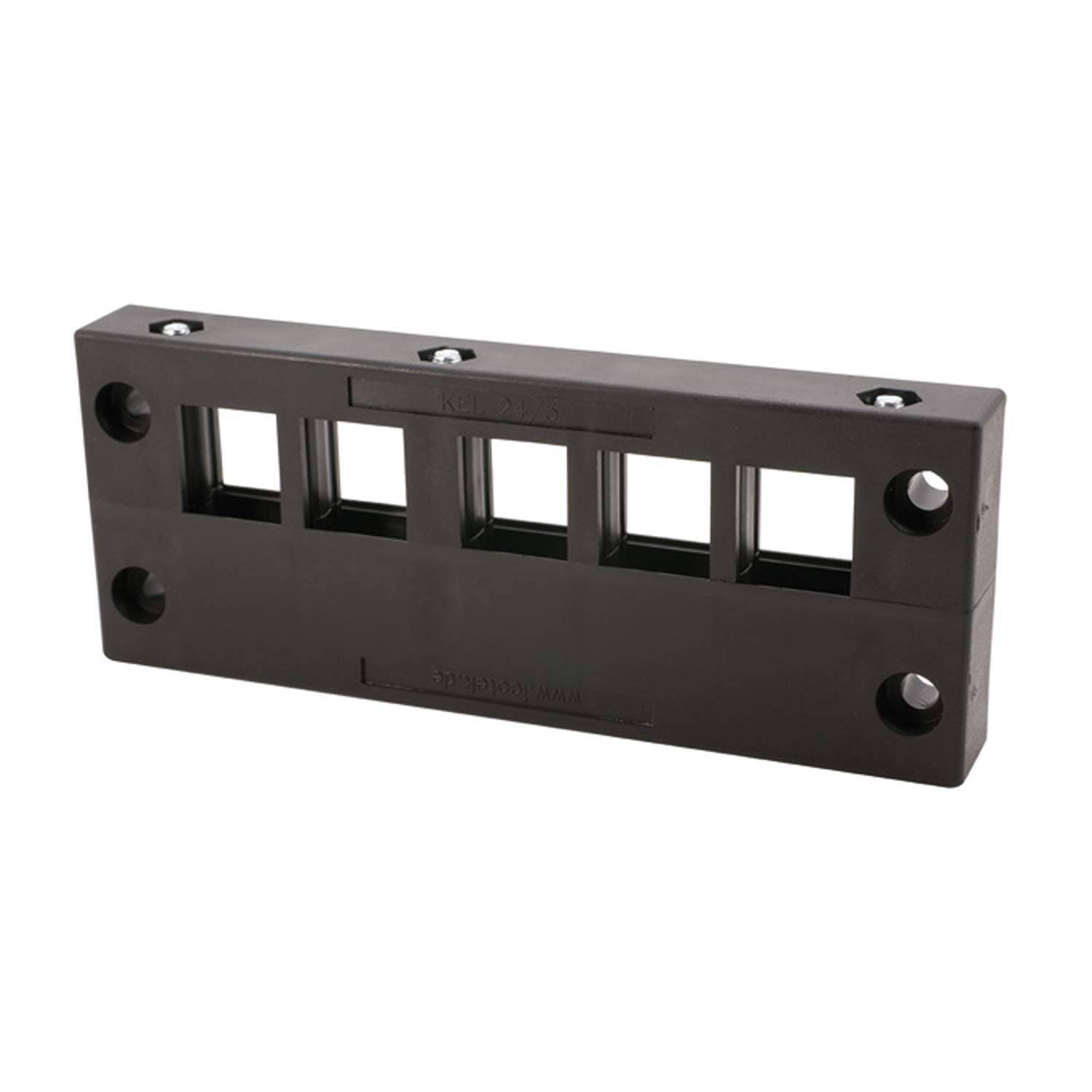 Ein rechteckiger, schwarzer Kunststoff-Kabelführer mit fünf Öffnungen und vier Befestigungslöchern, der zum Organisieren und Sichern von Kabeln verwendet wird.