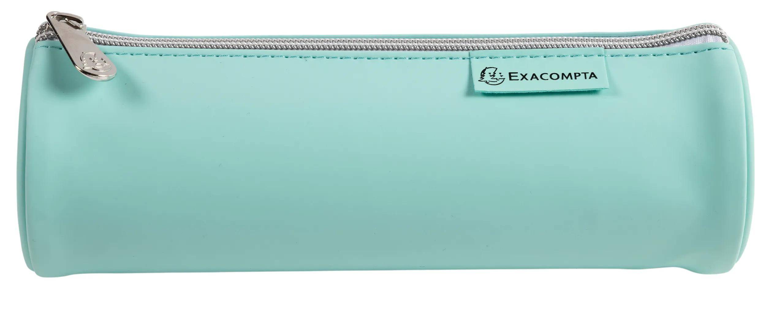 Ein hellblaues Reißverschluss-Täschchen mit einem kleinen Etikett, das ein Logo und das Wort „EXAC