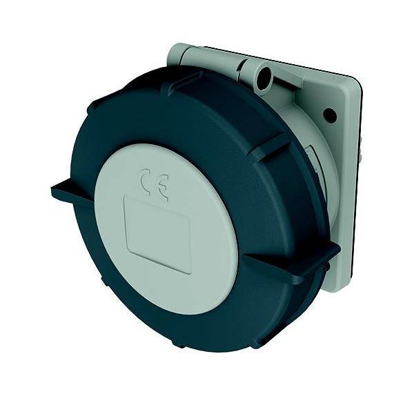 Runde elektrische Wandsteckdose mit Schutzabdeckung, gekennzeichnet mit CE-Markierung, die die Einhaltung europäischer Sicherheitsstandards anzeigt.