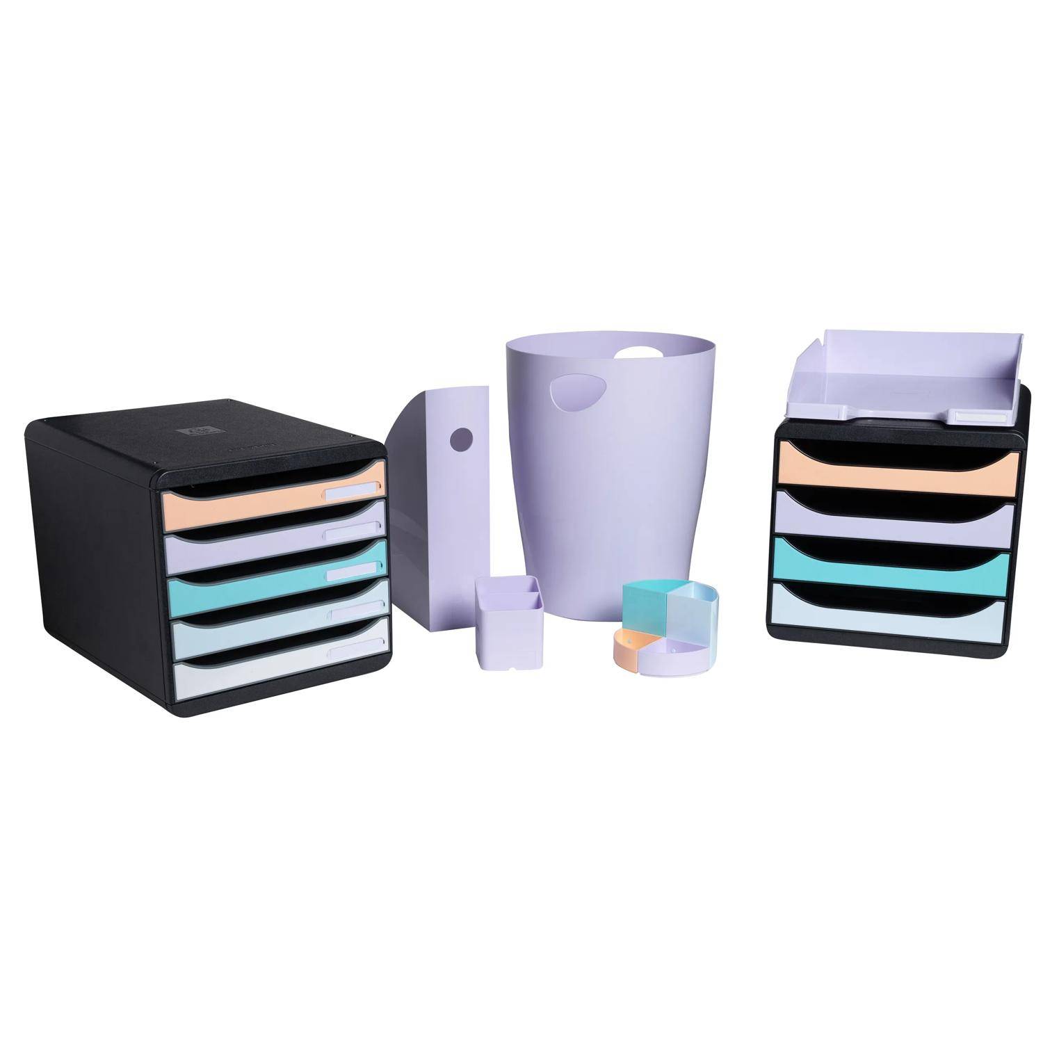 Verschiedene Schreibtischorganizer und Aufbewahrungsbehälter in Schwarz, Lavendel und Pastellfarben auf weißem Hintergrund.